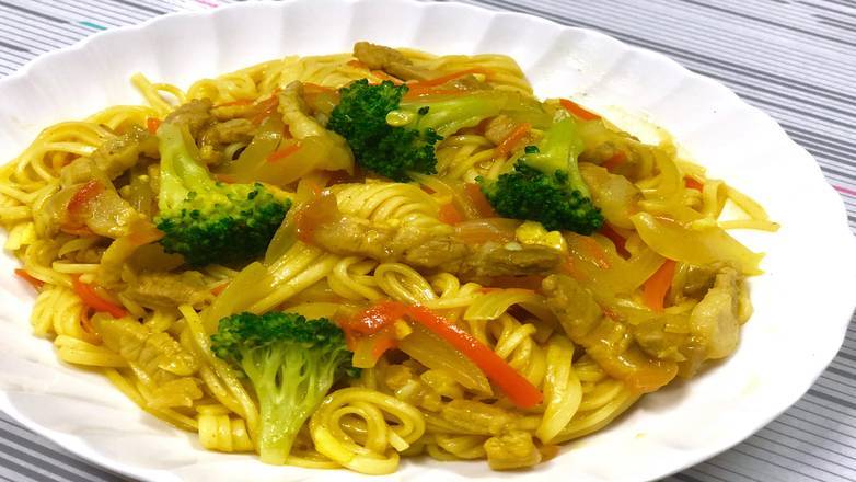 咖喱鸡炒面 Northern Curry Chicken Stir-fried Noodles